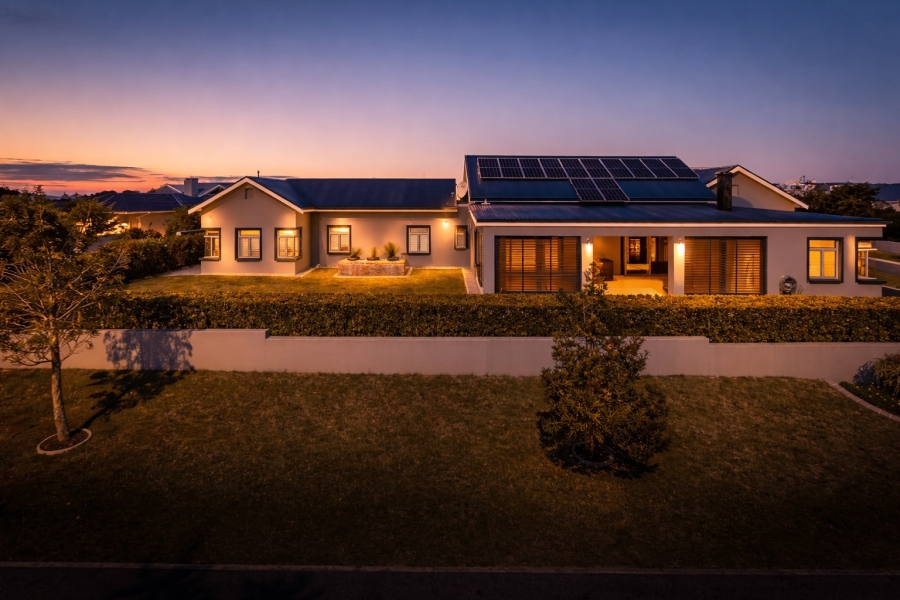 4 Bedroom Property for Sale in Kraaibosch Manor Western Cape